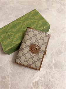 Gu.cci GG Passport Case With Interlocking G 724562