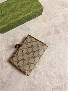 Gu.cci GG Passport Case With Interlocking G 724562