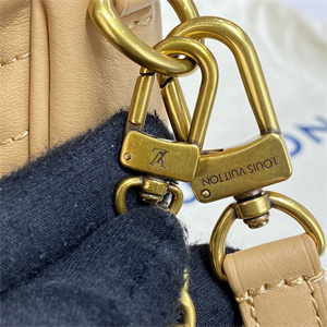 L.V New Wave Multi Pochette Beige M56466