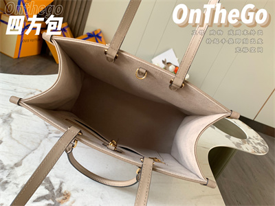 L.V ONTHEGO MM Monogram Empreinte Tourterelle/Cream M45494