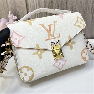 L.V Pochette Métis Bag Canvas Beige M23055