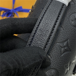 L.V Pochette  Métis  Monogram Empreinte Black M41487