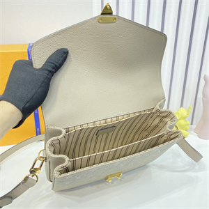 L.V Pochette  Métis  Monogram Empreinte Turtledove M44881