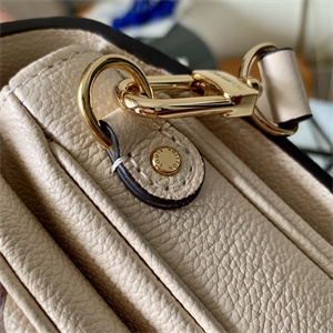 L.V Pochette  Métis  Monogram Empreinte Cream M45596