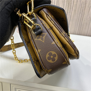 L.V Pochette  Métis  East West Monogram and Reverse Mongoram Canvas M46279