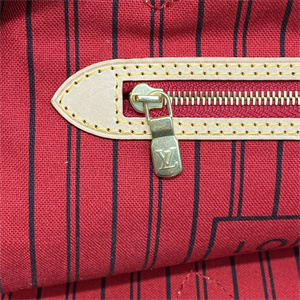 L.V Neverful GM Monogram Canvas Inside Red M40991