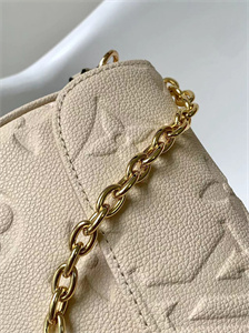 L.V Wallet On Chain IVY Monogram Emprenite Cream M82210