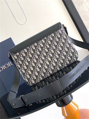 Dior Saddle Messenger Bag Oblique Jacquard With Grained Calfskin