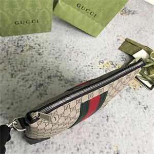 Gu.cci GG Supreme  Clutch With Web 523603