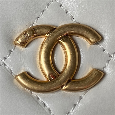 Cha.nel Wallet On Chain With Handel Shinny Calfskin Gold Tone Metal White AP3242