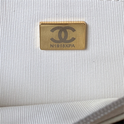 Cha.nel Wallet On Chain Grained Calfskin Gold Tone Metal Cream AP3336