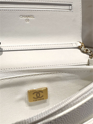 Cha.nel Wallet On Chain Grained Calfskin Gold Tone Metal White AP3580