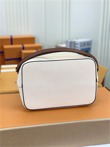 L.V Néonoé MM Bag Monogram Empreinte Cream M45306