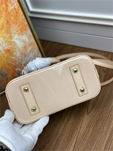 L.V Alma BB Bag Monogram Canvas M53152