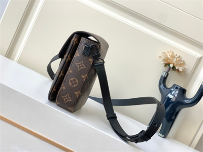 L.V S-Lock Vertical Wearable Wallet Monogram Canvas M81522