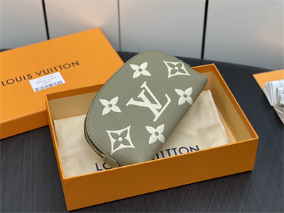 L.V Pochette Cosmetique PM Monogram Empreinte Green M82493