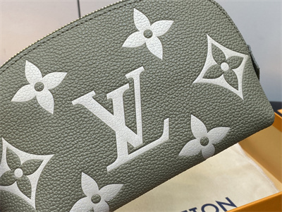 L.V Pochette Cosmetique PM Monogram Empreinte Green M82493