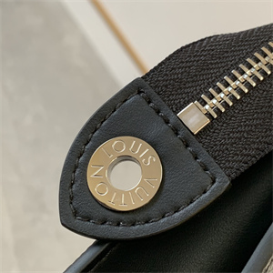 L.V Pochette Voyage MM Damier Graphite Canvas N41696