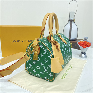 L.V Speedy P9  Bandoulière 25 Monogram Soft Calfskin Green M24423