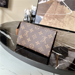 L.V Toiletry Pouch 15 Monogram Canvas M47546