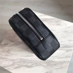 L.V Toilet Pouch GM Damier Graphite N47521