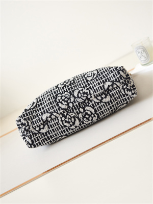 Cha.nel 22 Small Handbag Tweed Gold Tone Metal Black/White AS3260