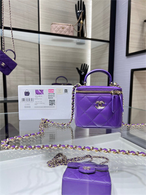 Cha.nel Vanity Case With Chain Lambskin Gold Tone Metal Purple AP2198