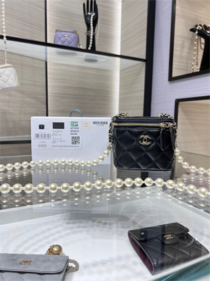 Cha.nel Vanity Case With Chain Lambskin Gold Tone Metal Black AP2581