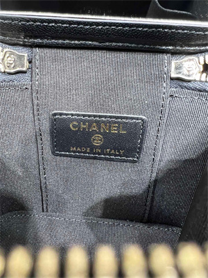 Cha.nel Vanity Case With Chain Lambskin Gold Tone Metal Black AP2581