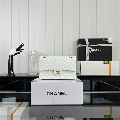 Cha.nel Medium Classic Flap Bag Grained Calfskin Gold Tone Metal White 01112