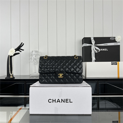 Cha.nel Medium Classic Flap Bag Grained Calfskin Gold Tone Metal Black 01112
