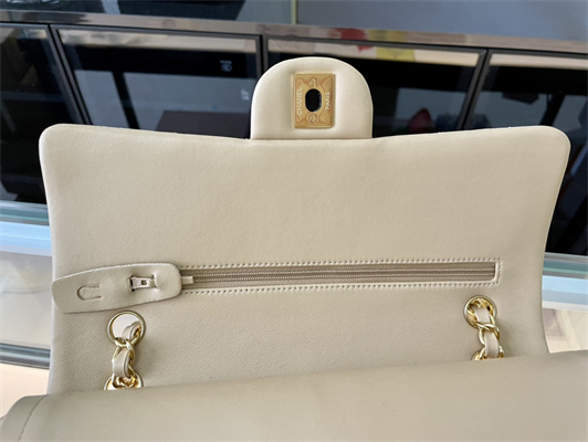 Cha.nel Medium Classic Flap Bag Lambskin Gold Tone Metal Beige 01112