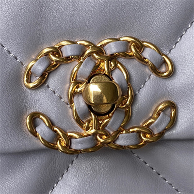 Chanel 19 Handbag Lambskin Gold Double C Metal Lilac AS1160