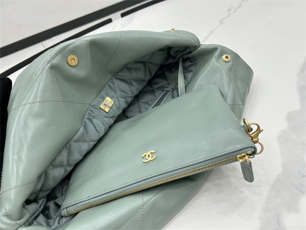 Cha.nel 22 Small Handbag Shiny Calfskin Gold Tone Metal Mint AS3260