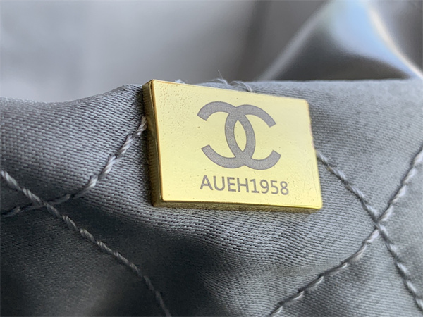 Cha.nel 22 Small Handbag Shiny Calfskin Gold Tone Metal Grey AS3260