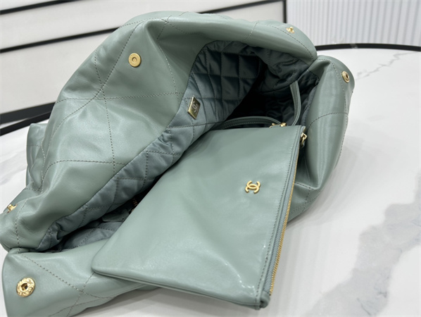 Cha.nel 22 Medium Handbag Shiny Calfskin Gold Tone Metal Mint AS3261