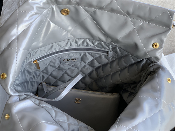 Cha.nel 22 Large Handbag Shiny Calfskin Gold Tone Metal Grey AS3262