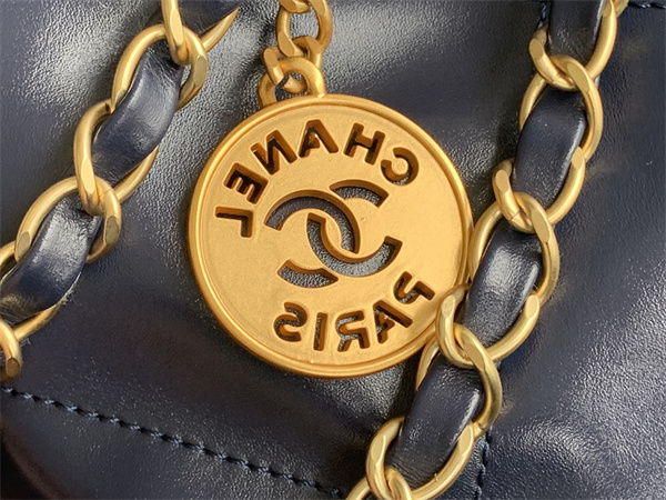 Cha.nel 22 Large Handbag Shiny Calfskin Gold Tone Metal Navy AS3262