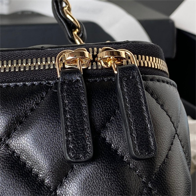 Cha.nel Vanity Case With Top Handle Lambskin Gold Tone Metal Black AP2199