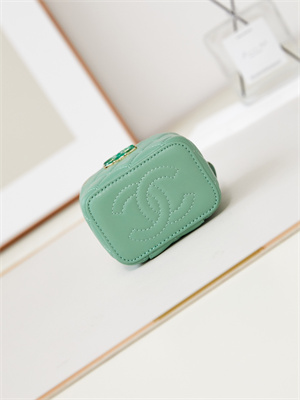 Cha.nel Vanity Case Lambskin Gold Tone Metal Green AP3230