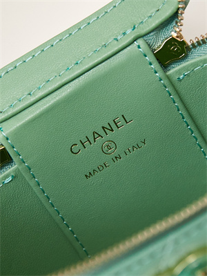 Cha.nel Vanity Case Lambskin Gold Tone Metal Green AP3230