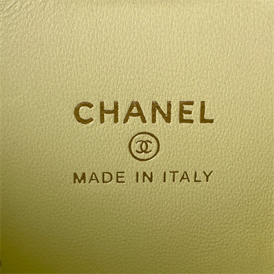 Cha.nel Vanity Case Lambskin Gold Tone Metal Yellow AP3300