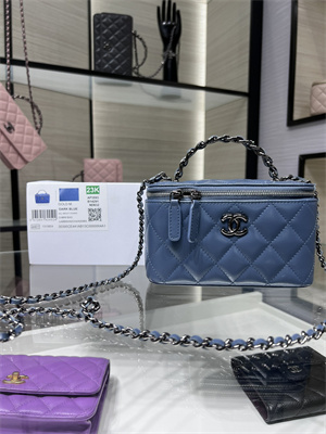 Cha.nel Clutch With Chain Vanity Shiny Crumpled Calfskin, Strass & Ruthenium-Finish Metal Blue AP3593