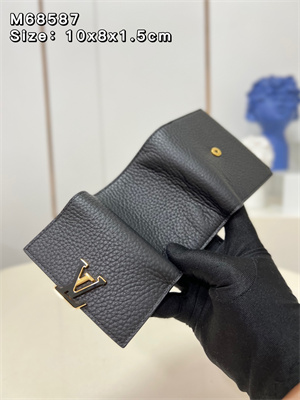 L.V Capucines XS Wallet Taurillon Leather Black M68587