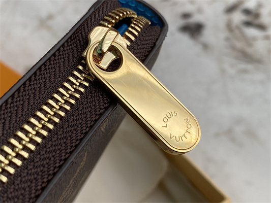 L.V Zippy Wallet Vivienne Holidays Monogram Canvas M81630