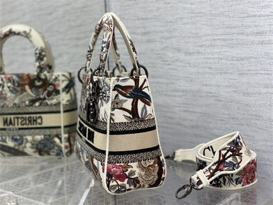 CD Medium Lady Di.or D-Lite Bag Jardin d’Hiver Embroidery White Multicolor