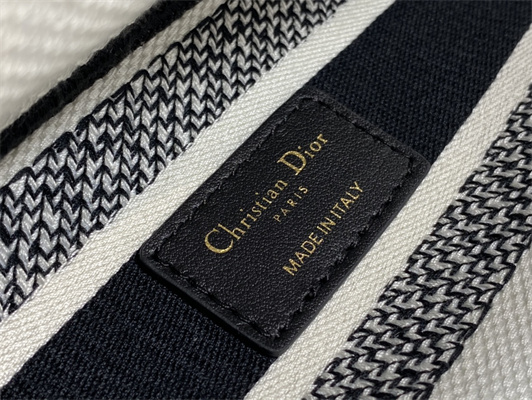 CD Medium Lady Di.or D-Lite Bag Toile de Jouy Voyage Embroidery White and Black