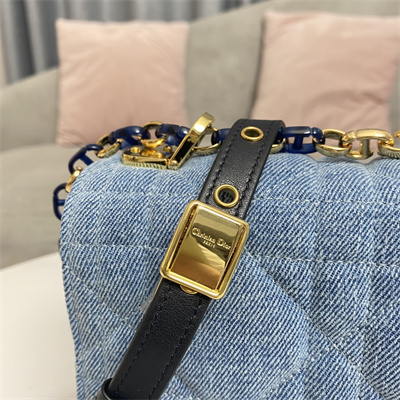 CD Medium Di.or Caro Bag Macrocannage Denim Blue