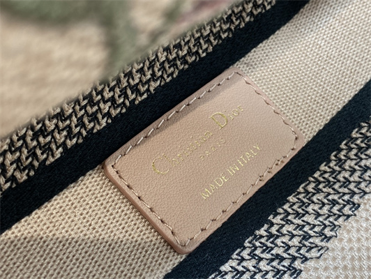 CD Medium Lady Di.or D-Lite Bag Petites Fleurs Embroidery Beige