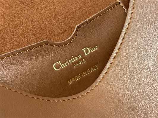 CD Medium Di.or Bobby Bag Box Calfskin Caramel